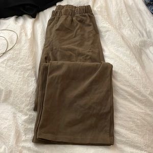 BRANDY MELVILLE FLARED SWEATPANTS